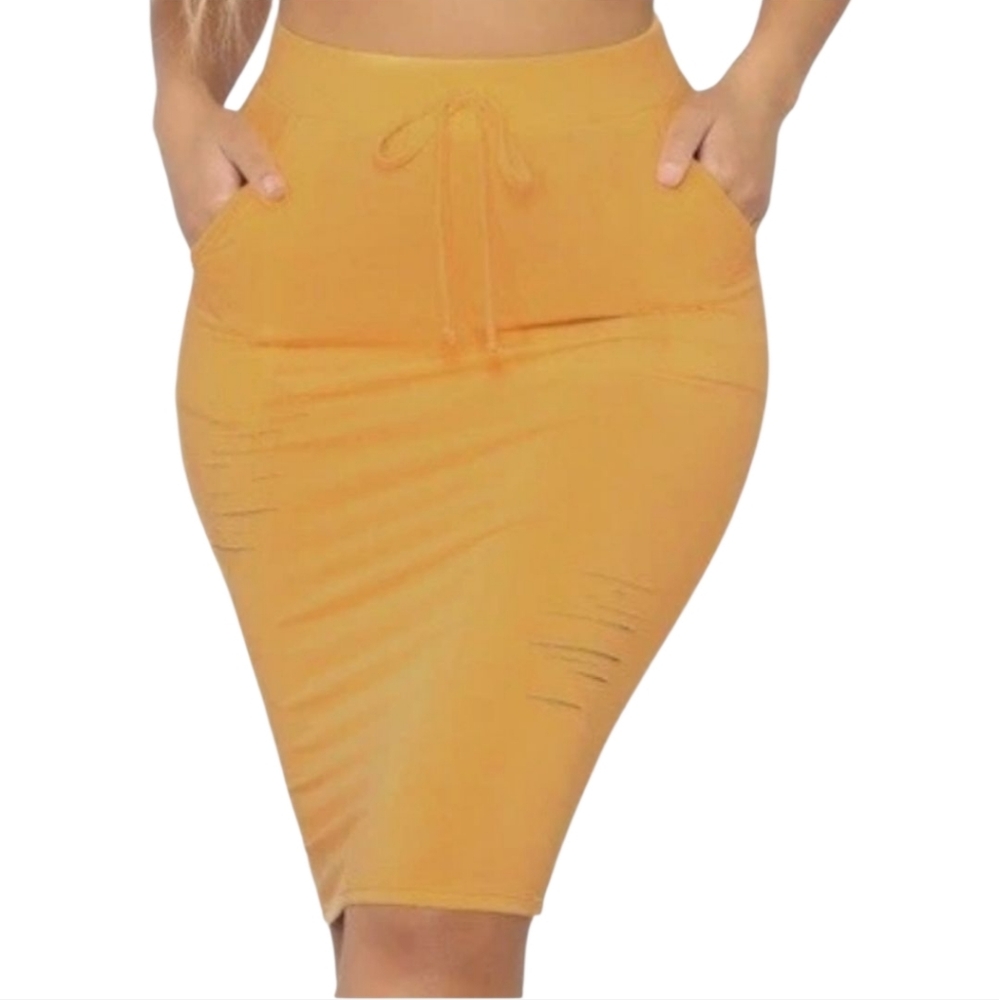 NWT. FASHION NOVA Skirt